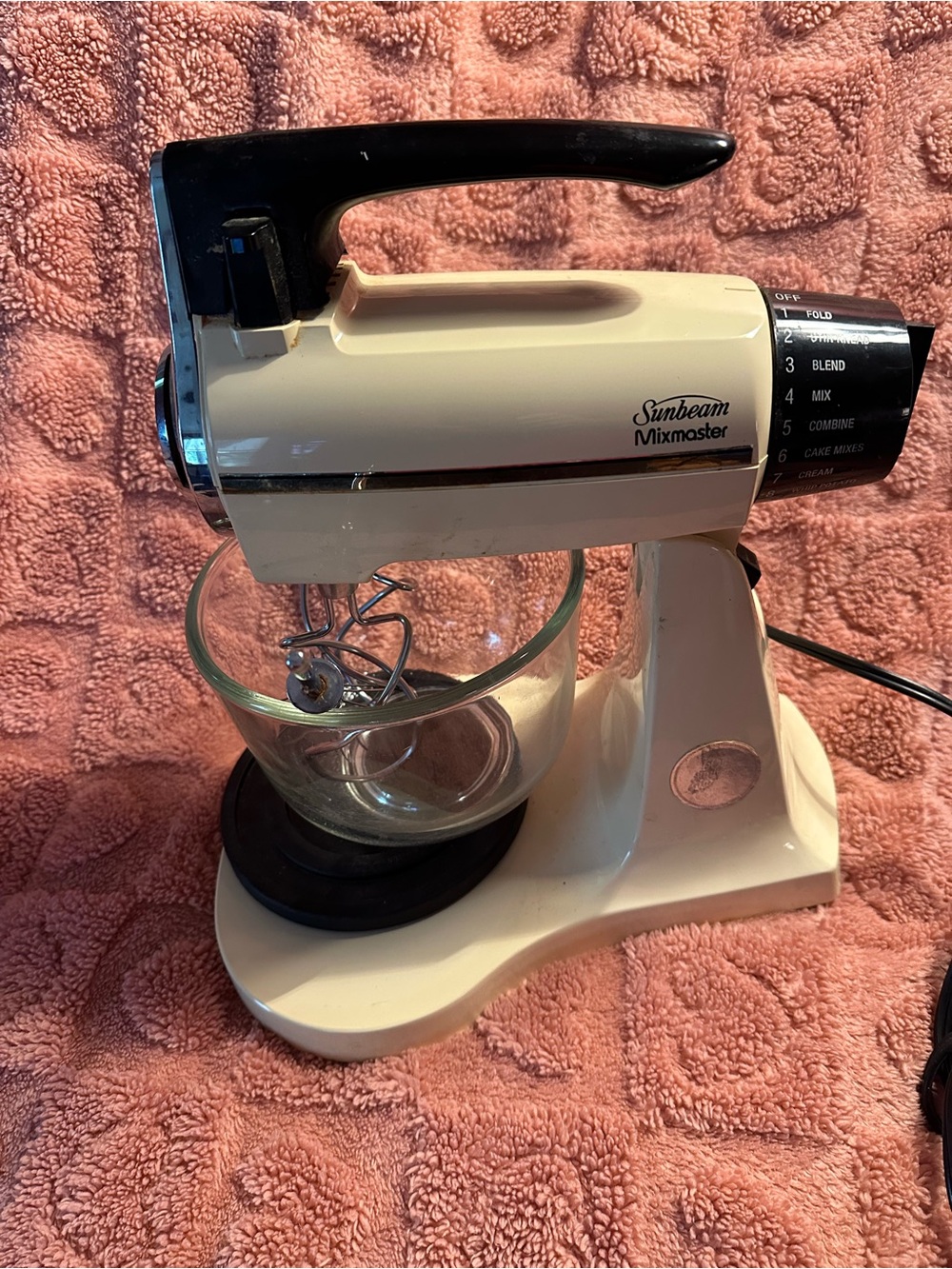 Sunbeam Cream and Black Mixmaster Stand Mixer with Glass Bowl